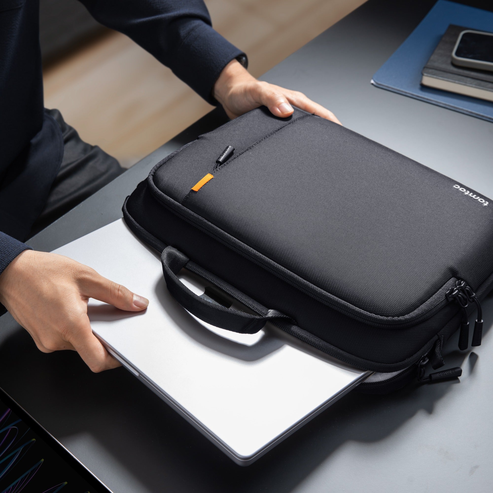 Defender-A30 Laptop Tasche mit Schultergurt für 14-Zoll Neu MacBook Pro M3, 13-Zoll MacBook Air/Pro, 13,5 Zoll Surface Laptop 5/4/3